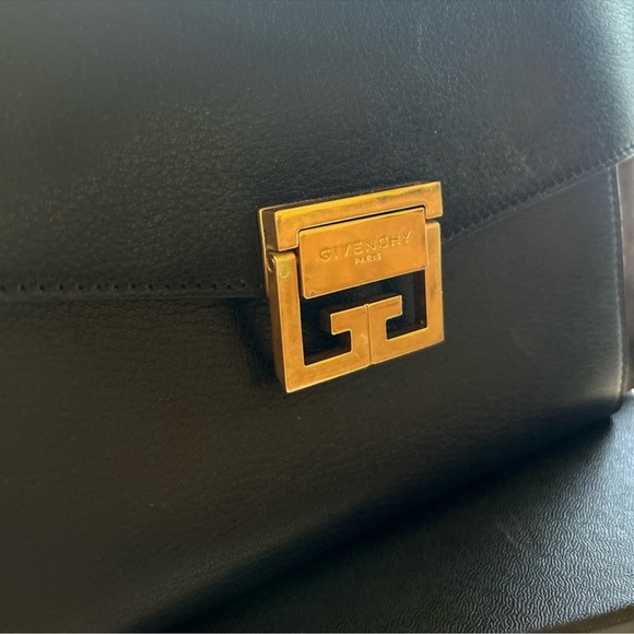 GIVENCHY GV3 Black Smooth Leather & Suede
Shoulder Bag - Picture 5 of 11